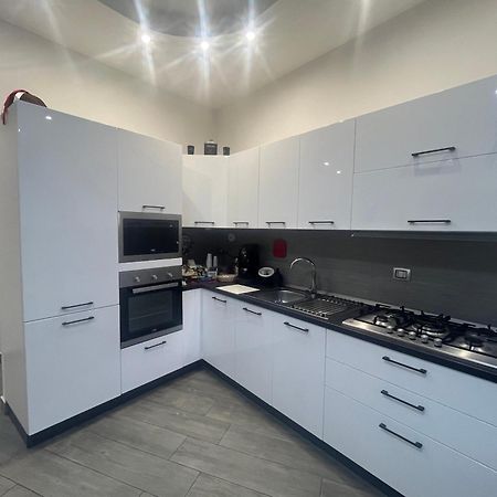 נאפולי Holiday Home Un Posto Solare מראה חיצוני תמונה